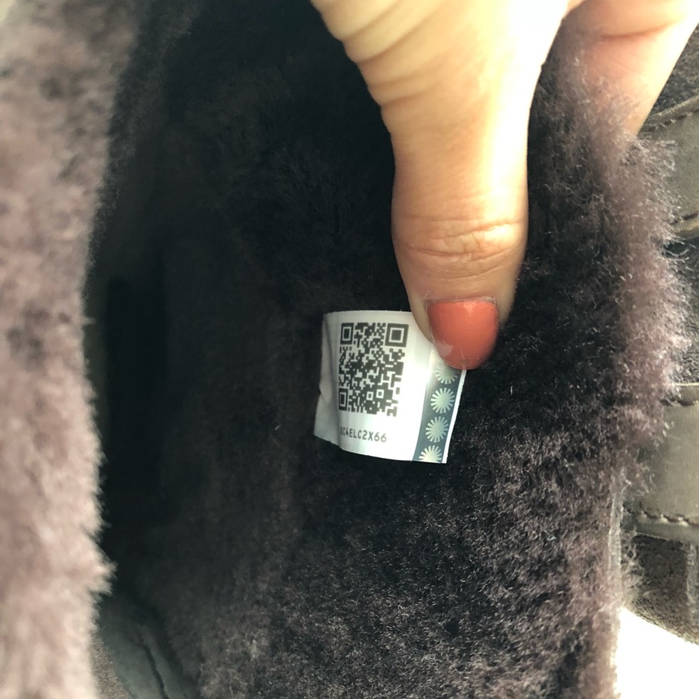 Brand new authentic Ugg boots - Picture 5 of 8